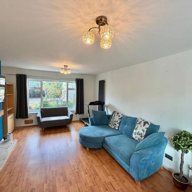 3 bedroom semi-detached house to rent - Photo 1