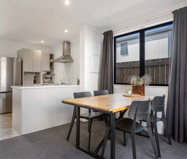 Light-Filled Townhouse in a Prime Glen Innes Location - Photo 3