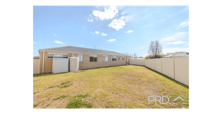 MODERN 4 BEDROOM FAMILY HOME - Photo 4