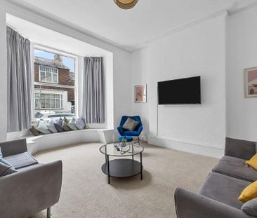 8 bedroom terraced house to rent - Photo 3
