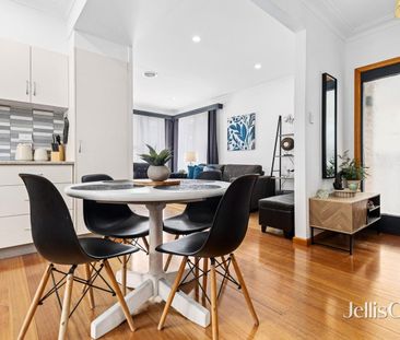 Central living, how convenient. - Photo 2