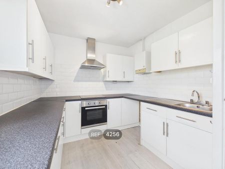 2 bedroom maisonette to rent - Photo 4