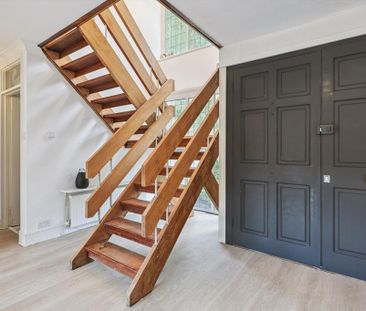 6 bedroom detached house to rent - Photo 3