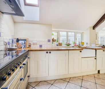 4 bedroom detached house to rent - Photo 6