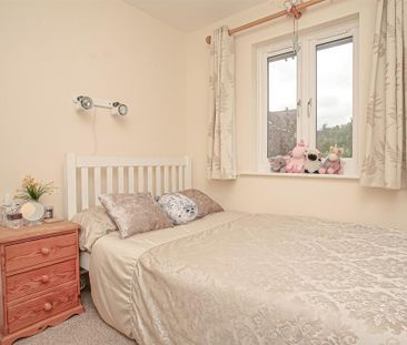 2 bedroom terraced house to rent - Photo 3