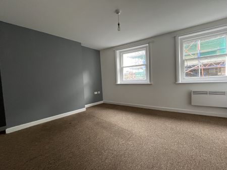 3 bed flat to rent in Old Christchurch Road, Bournemouth, BH1 - Photo 4