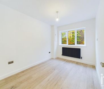 2 bedroom ground floor flat to rent - Photo 3