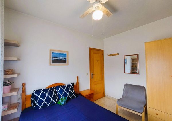 Apartamento 2 dormitorios con piscina al lado del mar