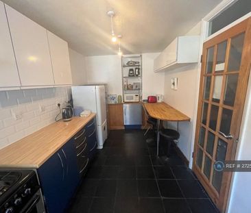 1 bedroom in a house share to rent - Photo 6