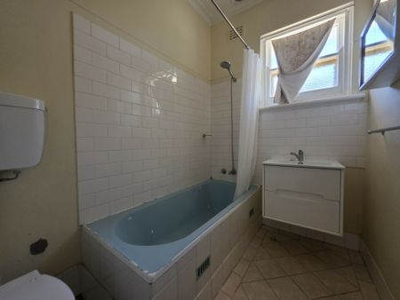 Leafy Living in Premium Plympton � Between City and Sea - Photo 4