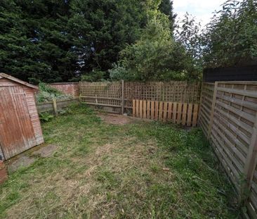 St. Margarets Avenue, Wolston, Coventry - Photo 3