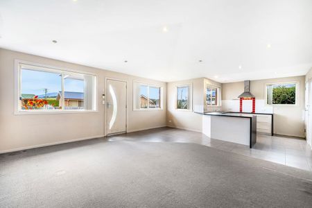 4/6 Clarence Crescent, Rokeby, TAS 7019 - Photo 2