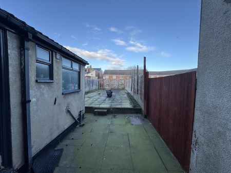 Room in a Shared House, Avon Street, B11 - Photo 3