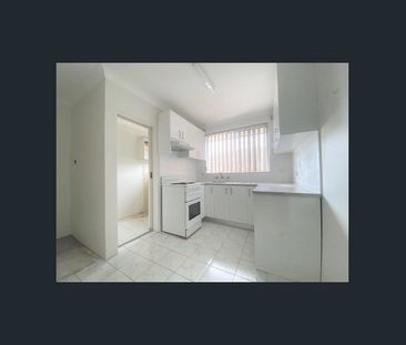 2 Bedroom Unit In Prime Location - Photo 3