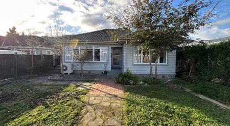 Spacious, Furnished Home for Rent – Prime Location - Photo 4