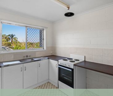 Convenient Townhouse Living - Walk to Shops & Transport! - Photo 3