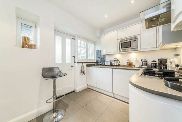 Richmond Hill Court - Photo 1