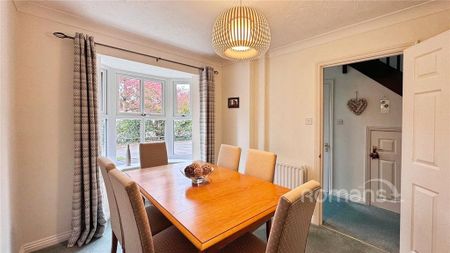 4 bedroom detached house to rent - Photo 2