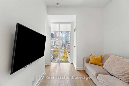 Vu Condos & Lofts #S724 - Photo 3