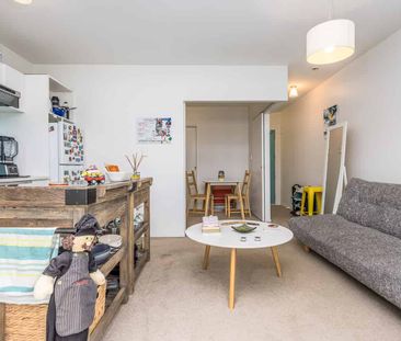 Downtown Sophistication - Photo 2