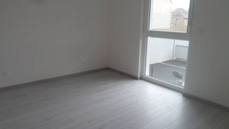 AUMETZ-RESIDENCE RECENTE - F2 - CUISINE EQUIPEE PARKING - Photo 4