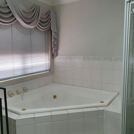 Kellyville - Photo 4