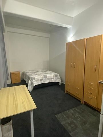 Studio apartment, central Queen Street CBD - Photo 2
