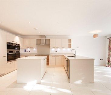 5 bedroom semi-detached house to rent - Photo 3