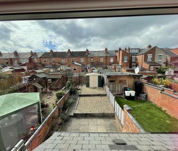 4 bedroom terraced house to rent - Photo 2