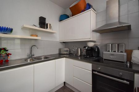 1 bedroom flat to rent - Photo 3