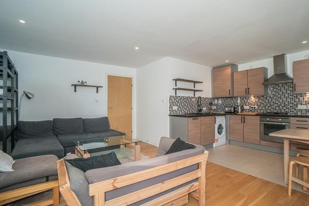 2 bedroom flat to rent - Photo 1