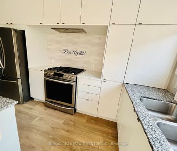 For Lease - 171 Sabina Drive, Oakville, Ontario - Photo 2