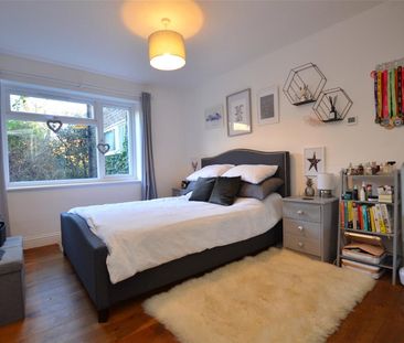 Strawberry Hill Road, Twickenham, Middlesex, TW1 - Photo 3