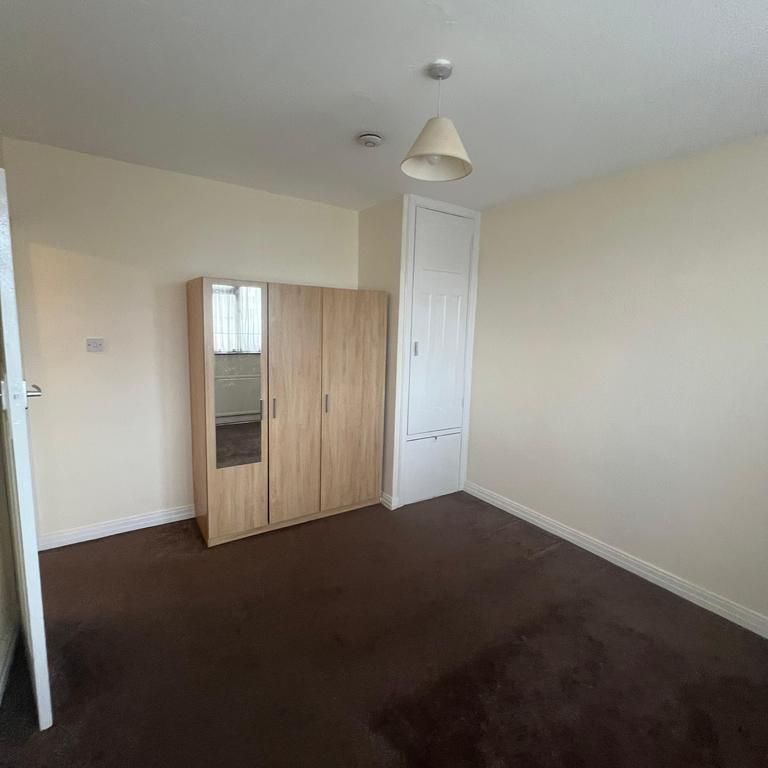 2 bedroom maisonette to rent - Photo 1
