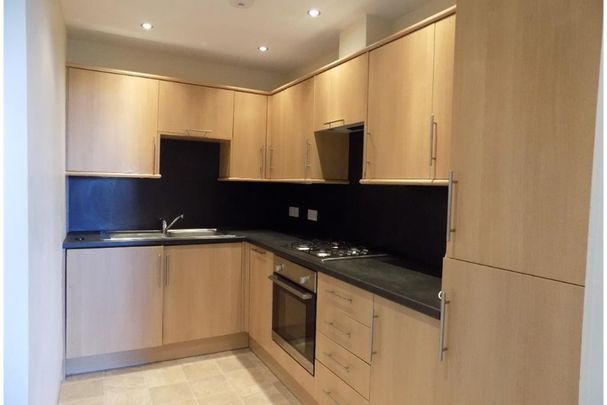 2 bed flat for rent in The Shore - Photo 1