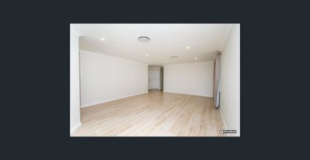 Family Comfort in a Quiet Glenmore Park Cul-de-sac - Photo 2