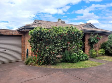 3/57 Invermay Grove, Rosanna - Photo 4