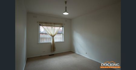 Excellent Location - Photo 3