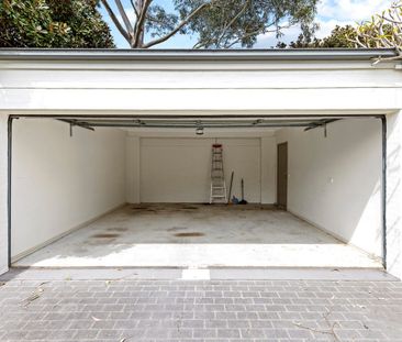Spacious Family Living in a Convenient Warriewood Location - Photo 6