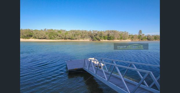 2br top floor unit with water views - Photo 1