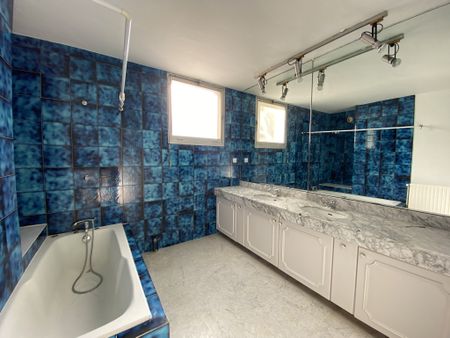Location Appartement 5 pièces 137m² LYON 5ème - Photo 5