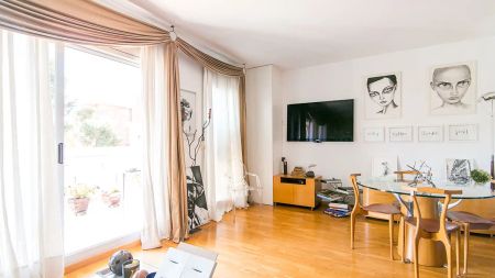 Piso de alquiler en Carrer de Clara Campoamor, El Centre - Photo 4