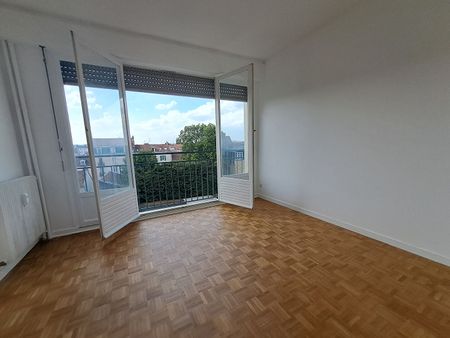 Location Appartement 3 pièces 69m² - Photo 2
