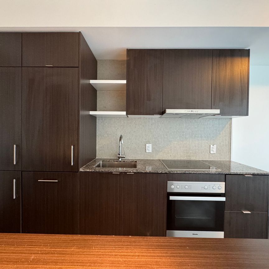 For Lease - 88 Harbour Street Unit# 6801, Toronto, Ontario - Photo 1