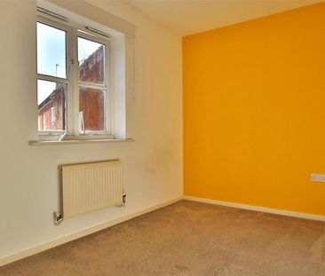 3 bedroom end of terrace house to rent - Photo 3