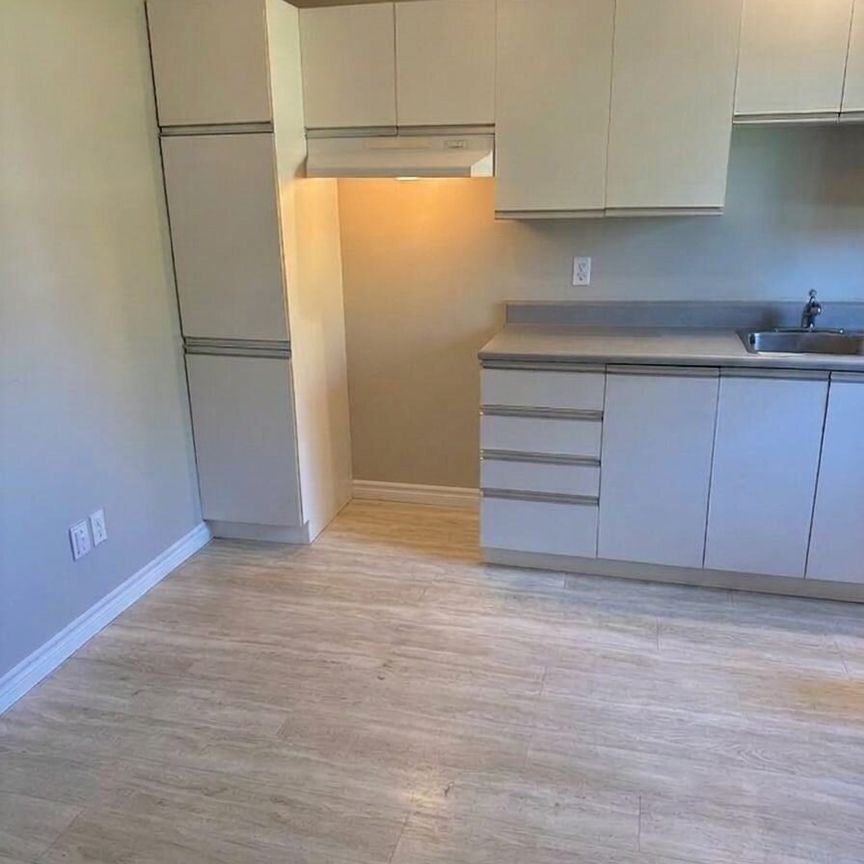 Immeuble - 4949 Magloire, Sherbrooke 3 1/2 Secteur Rock Forest - Photo 1