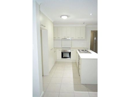 MODERN FAMILY HOME WITH SPACE & COMFORT - Photo 4