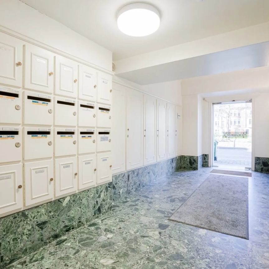 Stijlvol 1 slaapkamer appartement met 2 terrassen, kelder en garagebox - Foto 1