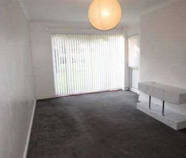 3 bedroom flat to rent - Photo 5