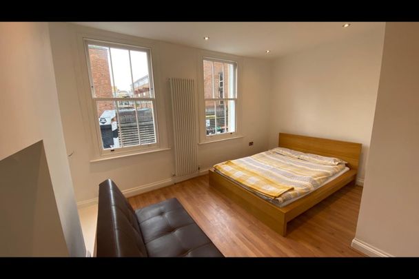 Studio Flat, Hoxton Street, N1 - Photo 1